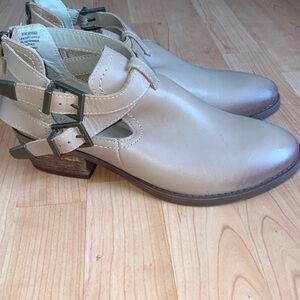 Nicole ankle boot size 8.5 women’s